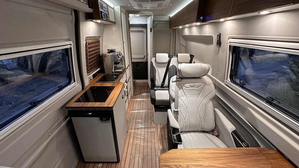 1740467230147226.jpg 08.jpg